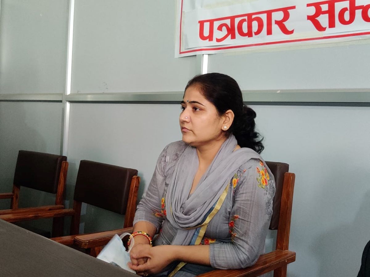 'मुख्यमन्त्री निवासमा बन्धक बनाइयो, जबरजस्ती माइन्युटमा हस्ताक्षर गर्न लगाइयो'